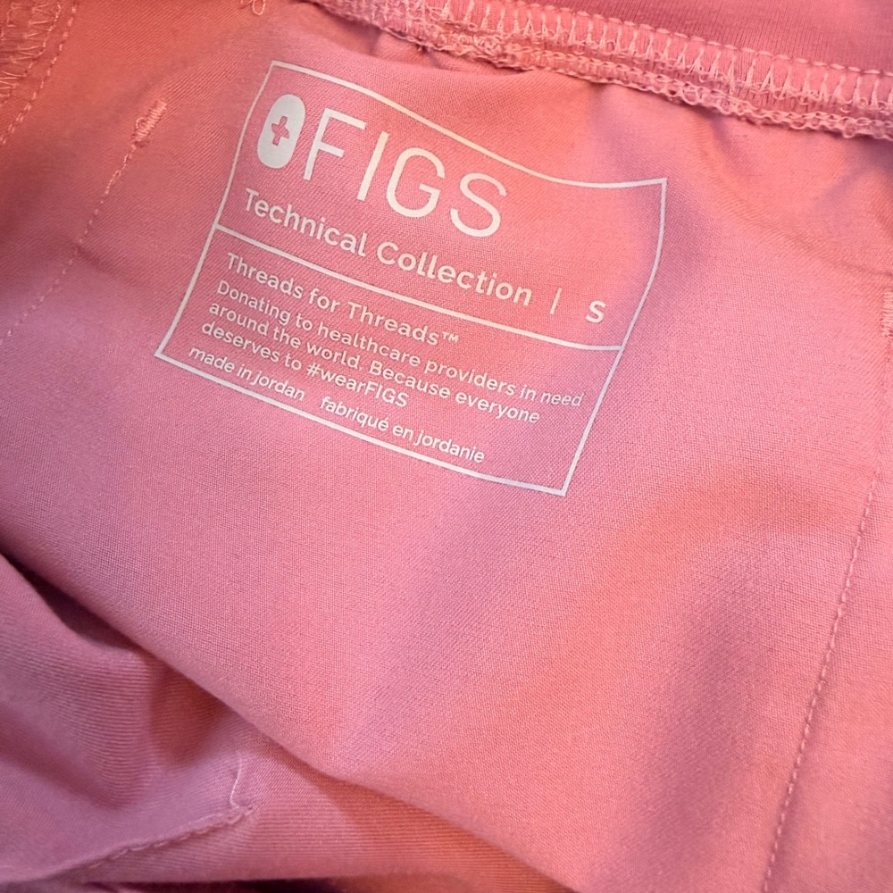 Figs Pink Scrub Set - Picture 3 of 8